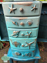 Load image into Gallery viewer, Seashell and Seahorse Resin Castings