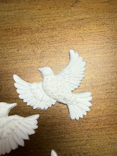 Load image into Gallery viewer, Sparrow Birds and Nests Resin Castings for Furniture and Craft Applications
