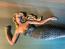 Load image into Gallery viewer, Mermaid Resin Castings and More Swirls 2 Small Shells, A Baby Mermaids Paintable Furniture Appliques Beach Decor DIY Craft Embellishments
