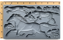Load image into Gallery viewer, IOD Horse &amp; Hound 6x10 Decor Mould
