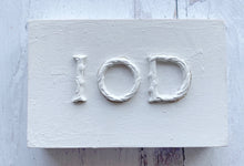 Load image into Gallery viewer, IOD Victoria Mould 6x10 Decor Mould - Letter Mould
