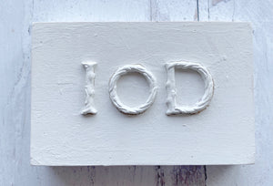 IOD Victoria Mould 6x10 Decor Mould - Letter Mould